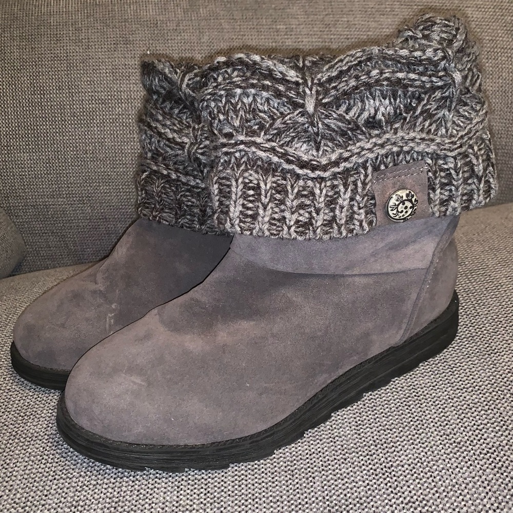Muk Luks Patti Cable Cuff Boots with Crochet lining and decorative button